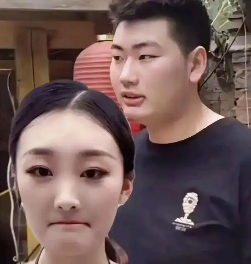 陈亚男服软卖货被骂到眼睛泛红,表示之前说的分手是气话