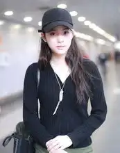 欧阳娜娜休闲装扮学生气十足身材变胖了