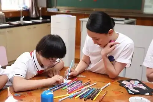 许久不见的周公子,居然跑去做了设计师