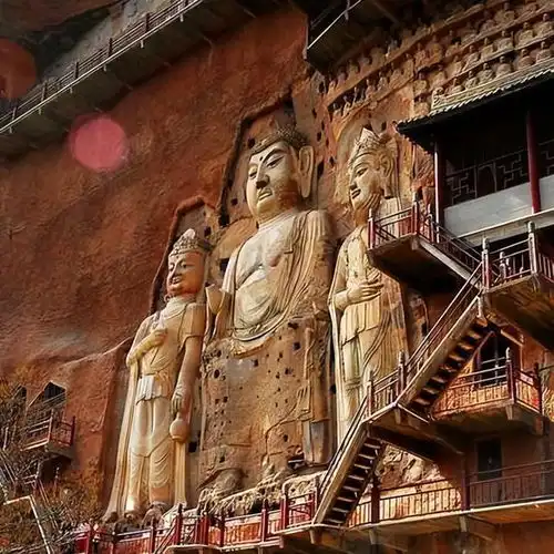 甘肃值得去的景区,由180多个风景点组成,众多游客来此拍照打卡