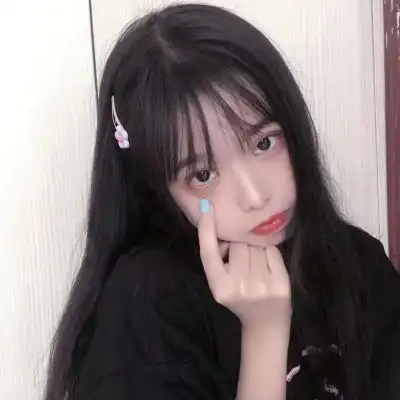 麻雀妈妈问小麻雀今天扎什么头发,小麻雀说啾啾