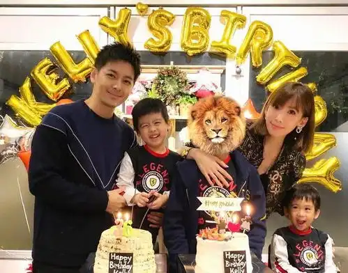 林志颖陪儿子拼积木,kimi面对4万块积木超有耐心,背影像小大人