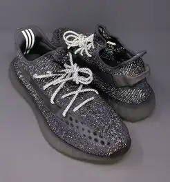 自带blingbling滤镜yeezyboost350v2static更多细节图片曝光