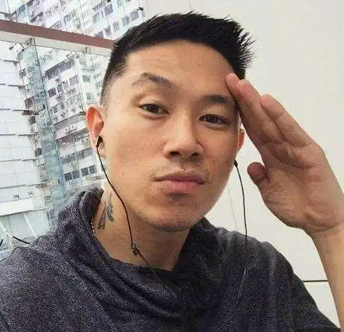 有嘻哈结束三年了,还记得那个戴着面具的hiphopman吗