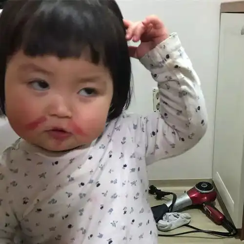 这位韩国小萝莉长了一张屁股脸,却萌哭百万人