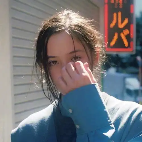 有什么推荐小众的蓝色女头