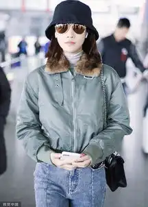 组图蓝盈莹身着毛领短外套亮相机场戴渔夫帽墨镜遮面御姐范儿