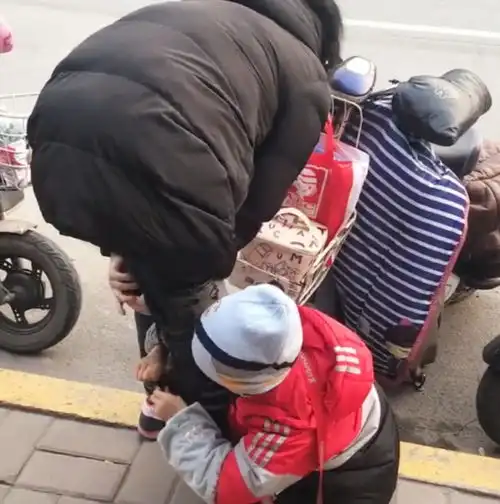 每天上学都要哭面对孩子的分离焦虑,树立安全区是关键