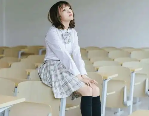 女大学生穿jk制服拍毕业照,被人批评有伤风化,直接霸气回怼