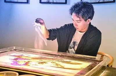 在沙画创作中追求艺术的极致