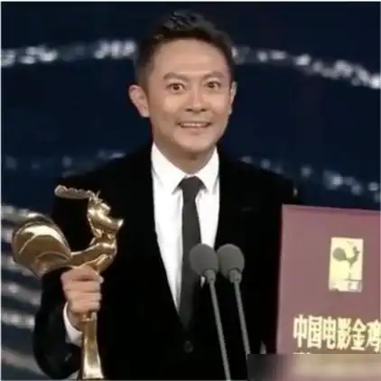 印小天拿金鸡奖都没哭,却泪洒光哥舞台真实原因让大家动容