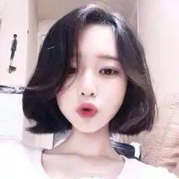 这种头发是自己卷的还是要去理发店弄