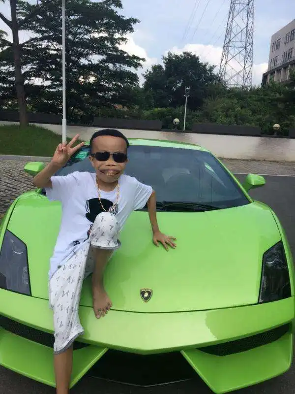 停播2年,陈山没有变,而他的女朋友让大家都觉得陌生了