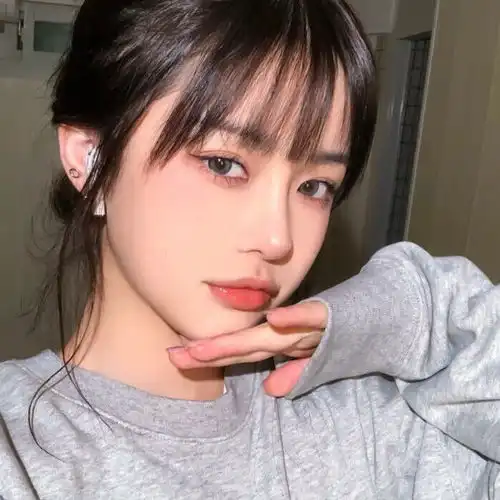 桃花不断的仙女头像