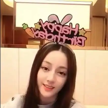 迪丽热巴直播做扎染超萌超可爱