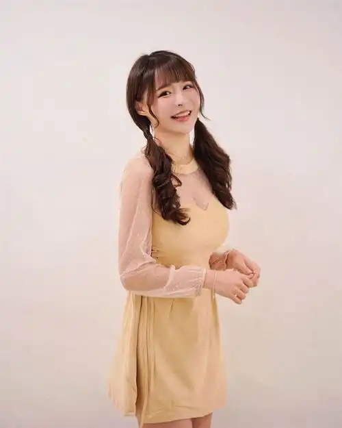呆萌女神上课素颜曝光,卸妆原形,网友称不敢相信