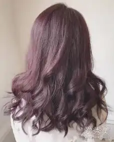 莓果色发色是染的吗莓果色发色掉色快吗爱秀美