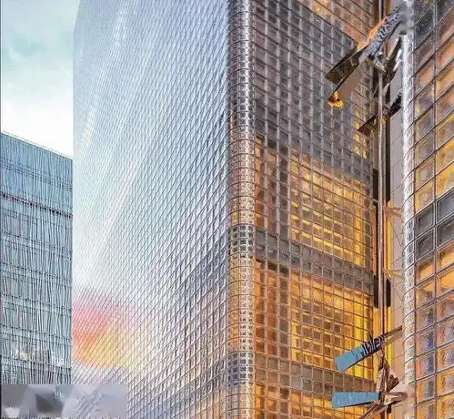 材料的半透明结构,让建筑亦有朦胧美