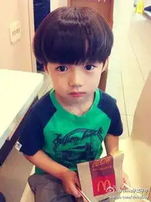谁知道这个小孩是谁有没有更多他的图片