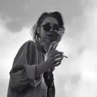 女生抽烟的高清头像抽烟霸气女生头像高清