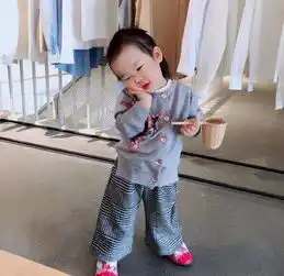 伊能静凌晨晒女儿新照,评论区热度排行第一,看了真心痛