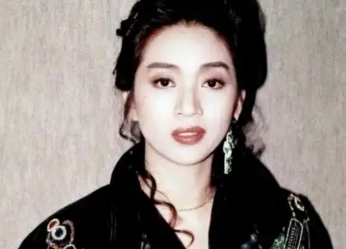 梅艳芳98岁妈妈再入院,保姆曝其健康状况,唯一在世儿子行踪不明