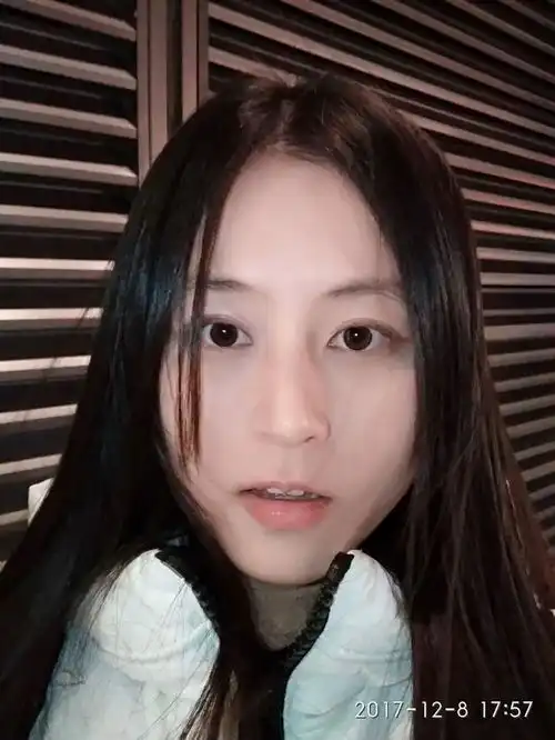红米5plus深度评测柔光自拍到底有没有点亮小姐姐的美