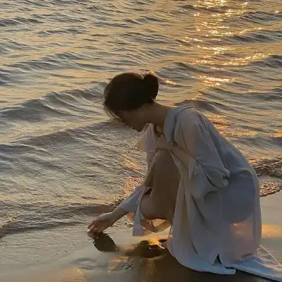 阳光下的女生头像唯美,散发着阳光般的温暖