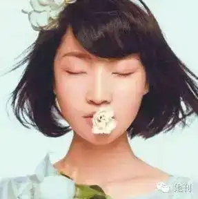 她说青春无悔,这个30岁消失在蓝天中的女飞行员,才是中国真正男子汉