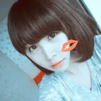 qq女生卖萌头像兵荒马乱的时代去寻找一份真爱