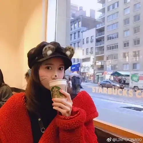 林允儿和朴信惠穿上红色真洋气