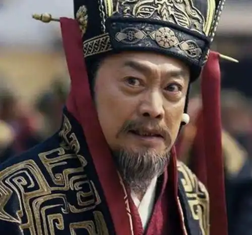 曹操杀了杨修之后,问其父杨彪为何瘦了,他回怼一句话却成名句