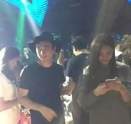 王思聪34岁生日是一场大战役现场云雾缭绕,美团价值极高