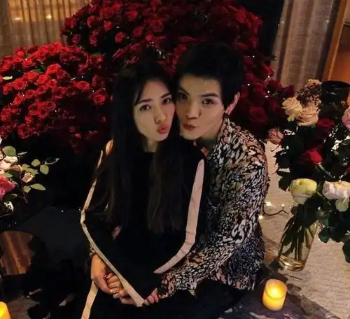 郭碧婷发文被无下限消费要放狗咬人,向太霸气护儿媳谁敢消费你