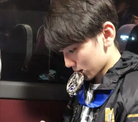 阿水为何还不签队伍网友称其沉迷吃鸡,粉丝担心他向韦神学习