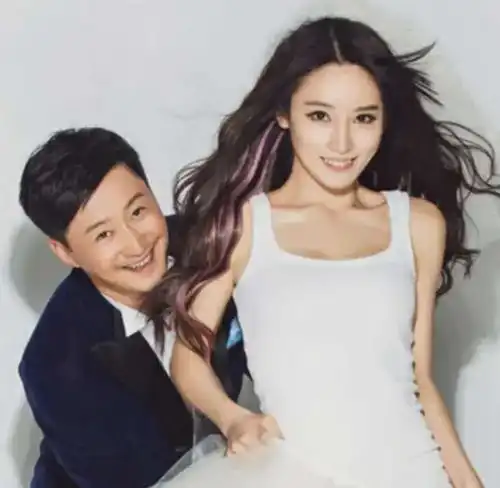 港星樊亦敏抛弃吴京嫁富豪,如今吴京身价300亿,她成卖鱼大婶
