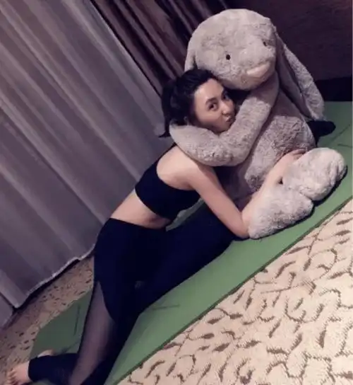原来她曾是杨幂小助理,因太美被导演安排出道,搭档胡歌迅速走红