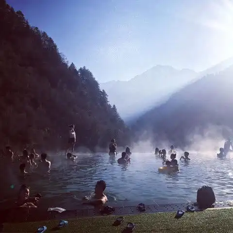 刷爆成都朋友圈的温泉镇风景比瑞士还美,会玩的人都去了