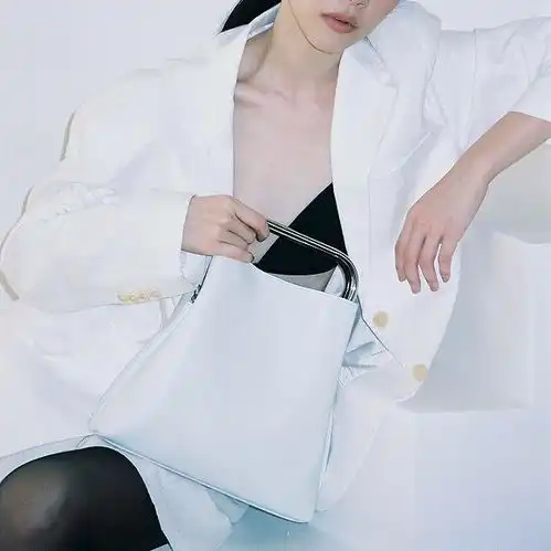 是日美好事物爱马仕把预览办成工艺展示会,小众品牌osoi的走红不仅仅只靠韩剧