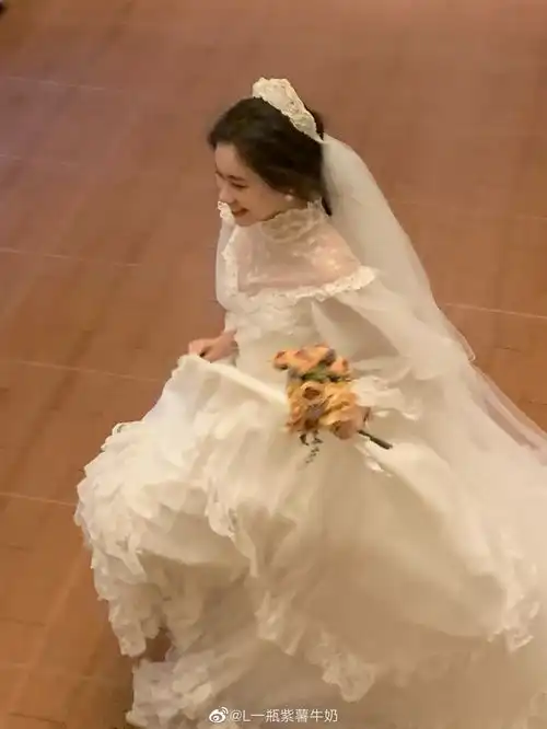这张忧郁的甜妹脸,随便一张都是会被美少女们拿来做头像的程度