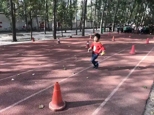 中牟县外国语小学初级部阳光少年花样接力