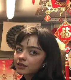欧美系小姐姐的眼神可耐,风格可盐可甜