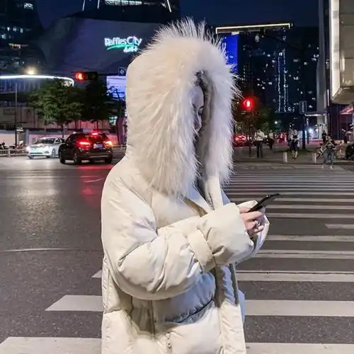 秋冬,想要穿得保暖又与众不同,这些外套不能少,既有型又时髦