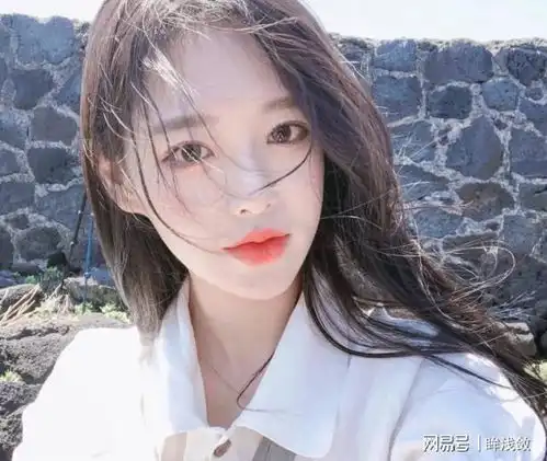 女人对你动情了,不会喊你名字,而是用这三种方式去称呼你