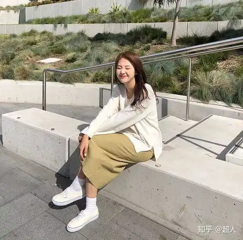 160的邻家小姐姐,她的初秋穿搭时髦又仙气