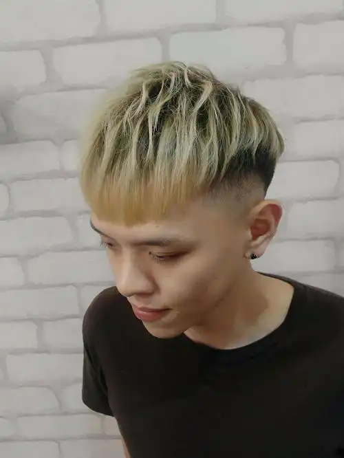 2020男生流行什么发色低调温暖的男生发色参考