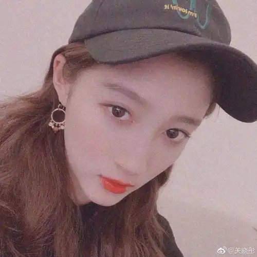 拥有甜蜜的恋情后,关晓彤变了