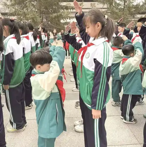 沈那小学162名学生光荣入队