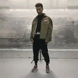 hiphop文化衍生出什么让这位会街舞的插画师告诉你丨鞋客入