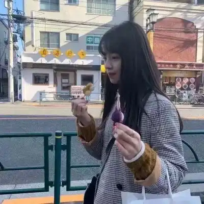 看起来很开心内心却很丧的头像图片